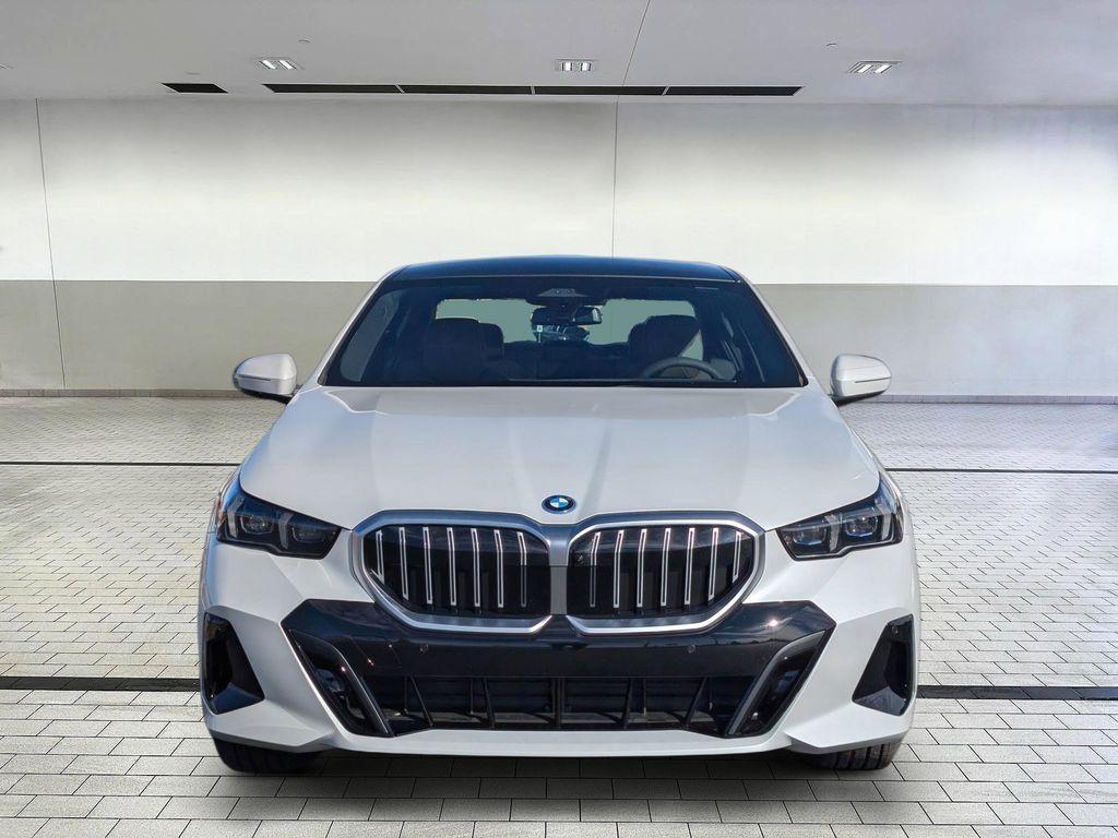 new 2026 BMW 550e car