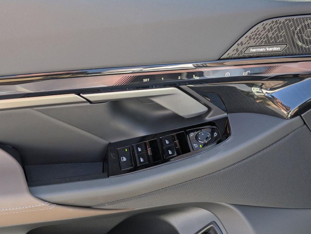 new 2026 BMW 550e car