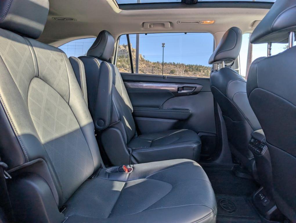 used 2023 Toyota Highlander car, priced at $38,290