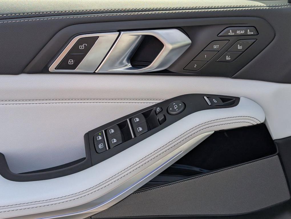 used 2026 BMW X7 car, priced at $92,290