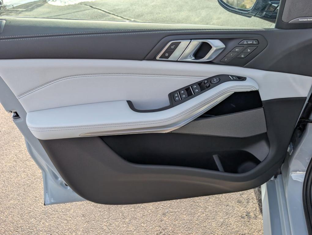used 2026 BMW X7 car, priced at $92,290