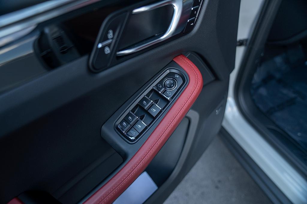 used 2025 Porsche Macan car, priced at $66,900