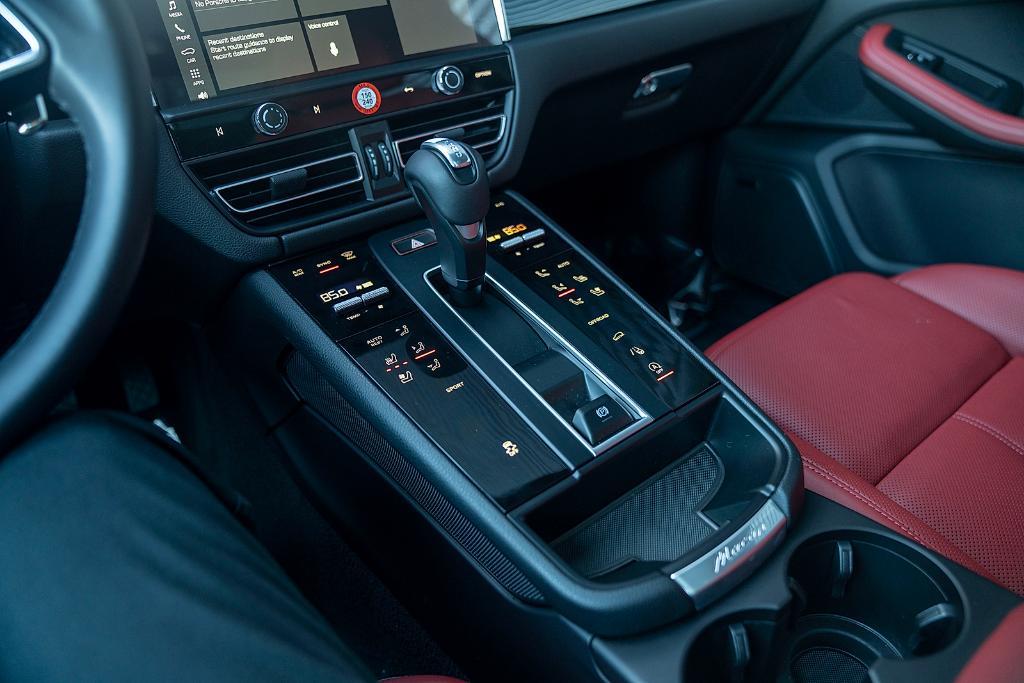 used 2025 Porsche Macan car, priced at $66,900