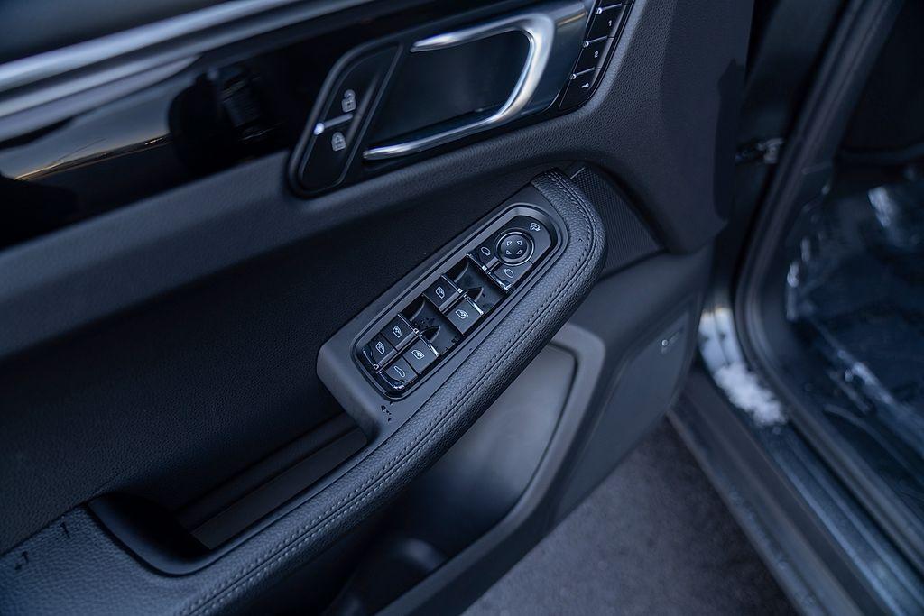 used 2025 Porsche Macan car, priced at $61,900