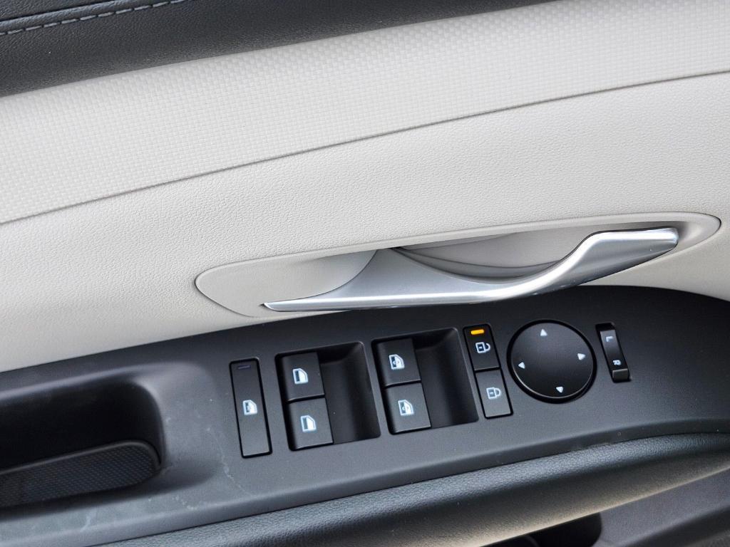 new 2026 Hyundai TUCSON Hybrid car, priced at $36,600