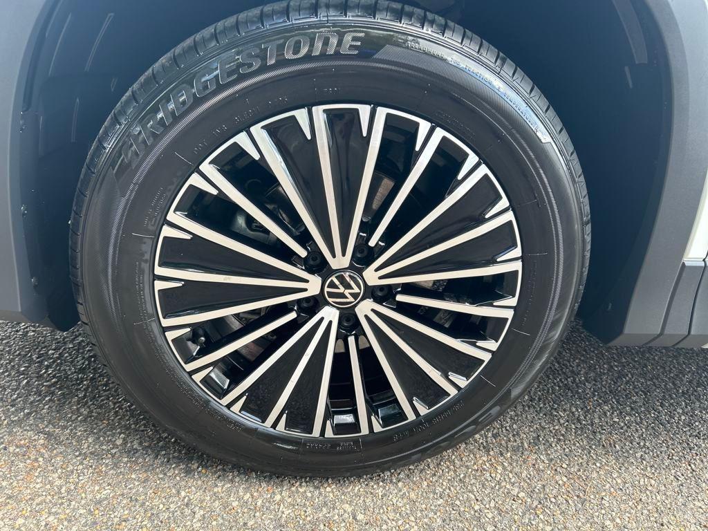 new 2025 Volkswagen Tiguan car, priced at $27,023