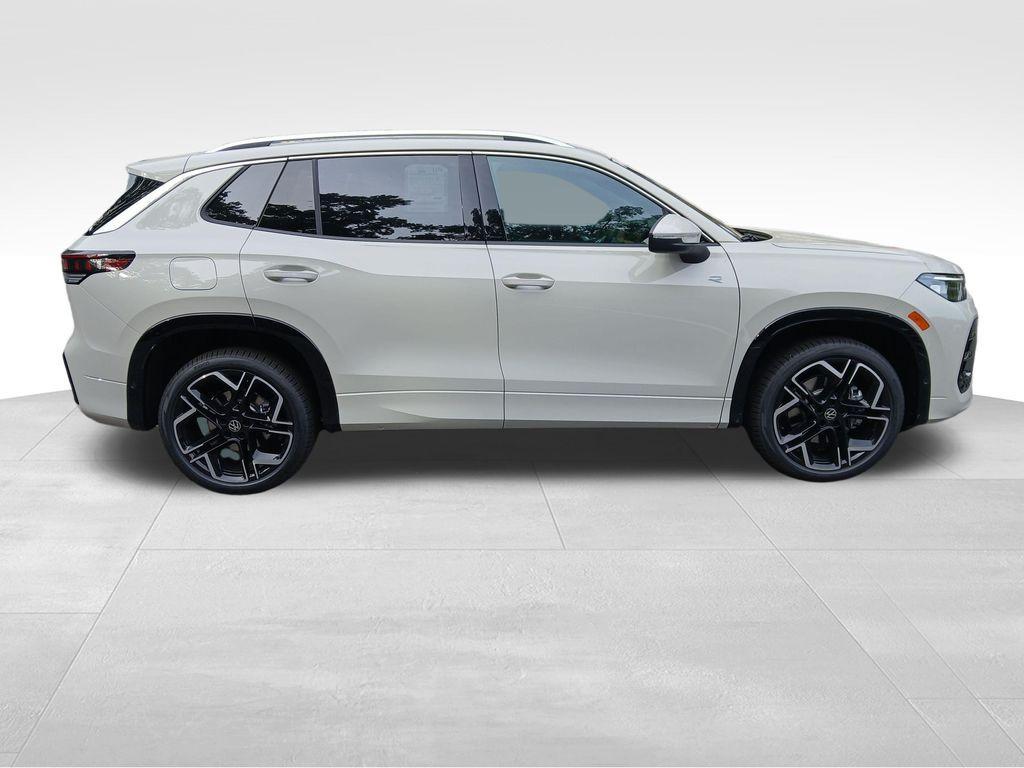 new 2026 Volkswagen Tiguan car, priced at $46,676