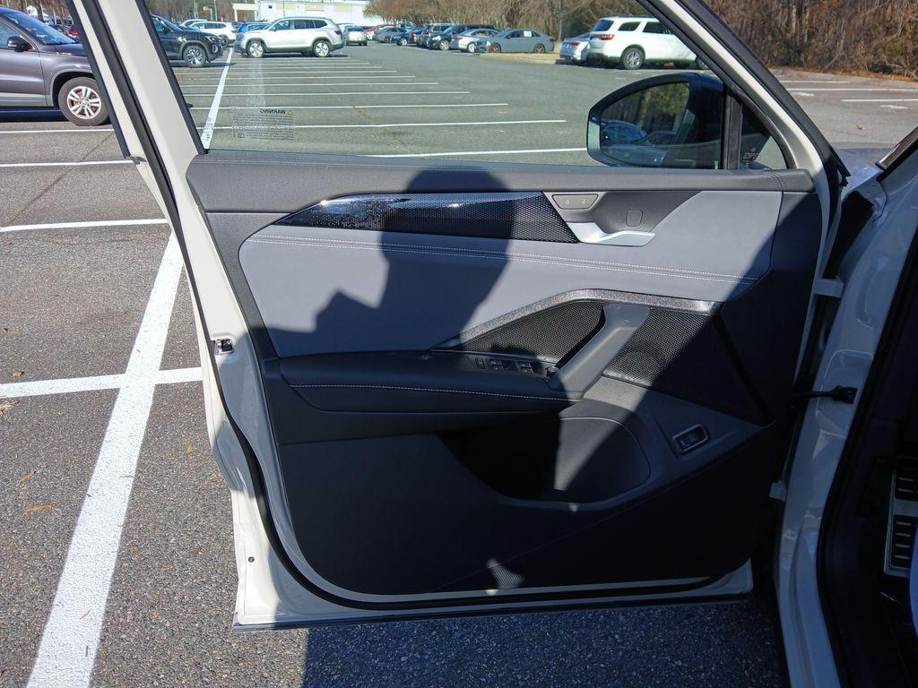 new 2026 Volkswagen Tiguan car, priced at $39,013