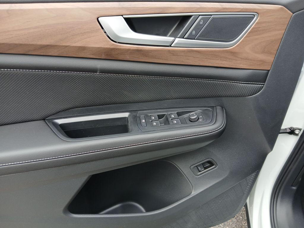 new 2026 Volkswagen Atlas car, priced at $44,340