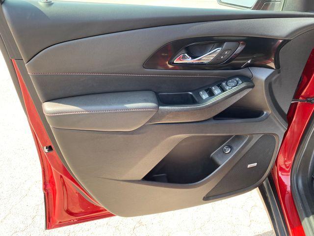 used 2023 Chevrolet Traverse car, priced at $33,414