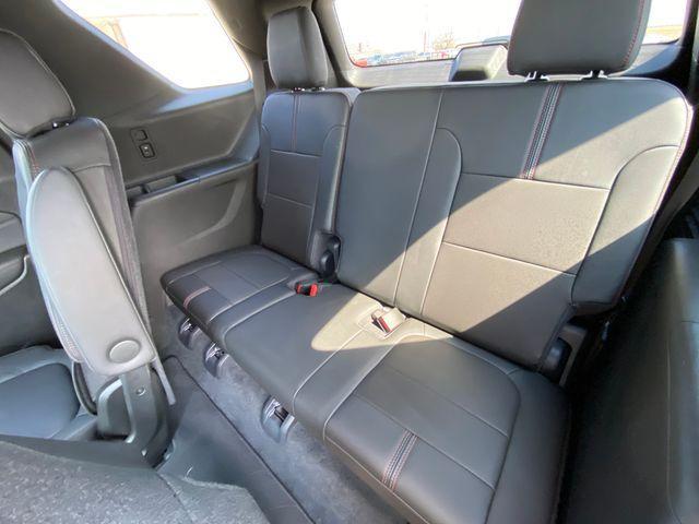 used 2023 Chevrolet Traverse car, priced at $33,414