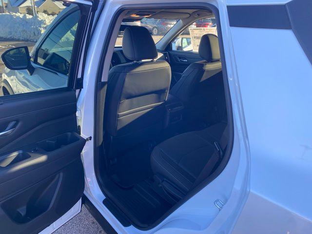 new 2025 Nissan Pathfinder car, priced at $39,201