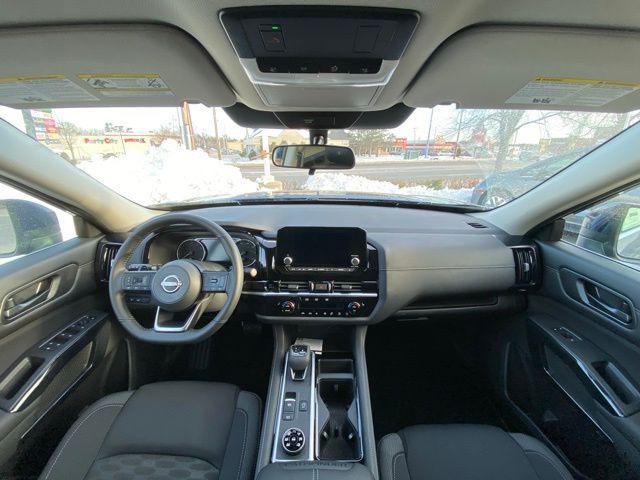 new 2025 Nissan Pathfinder car, priced at $36,806