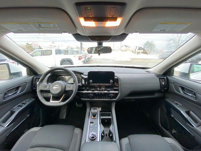 new 2025 Nissan Pathfinder car, priced at $36,712