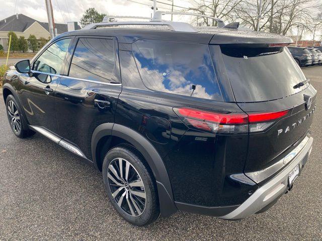 new 2025 Nissan Pathfinder car, priced at $45,731