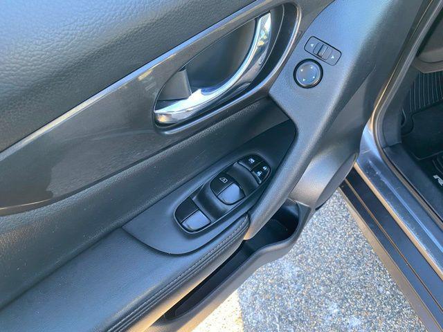 used 2020 Nissan Rogue car, priced at $13,867