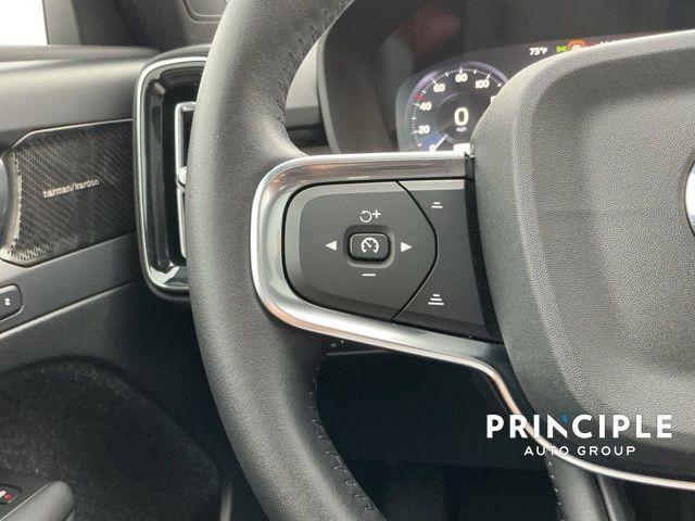 used 2021 Volvo XC40 car, priced at $29,962