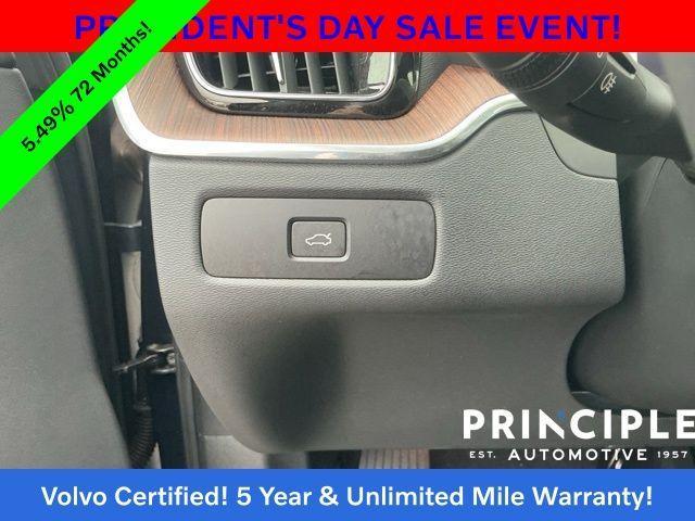 used 2023 Volvo XC60 car, priced at $34,962