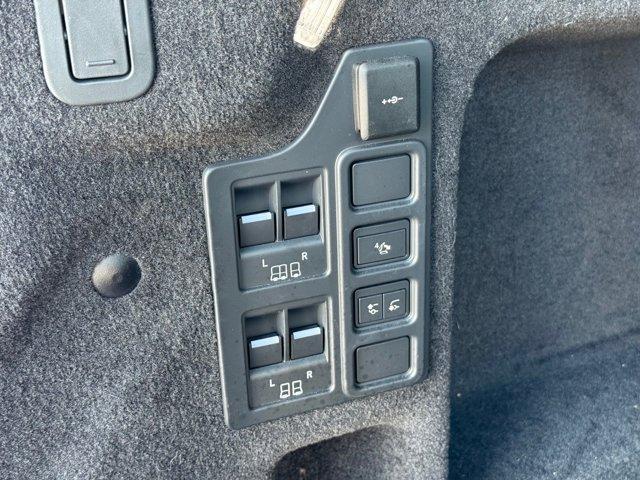 used 2024 Land Rover Discovery car, priced at $48,000