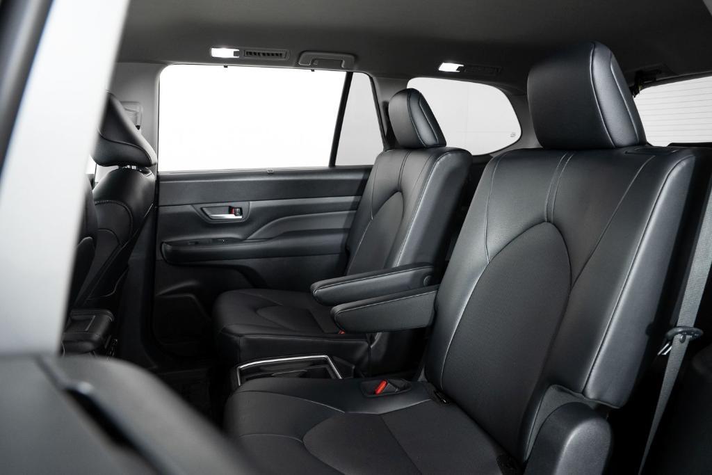 used 2025 Toyota Grand Highlander car, priced at $43,995