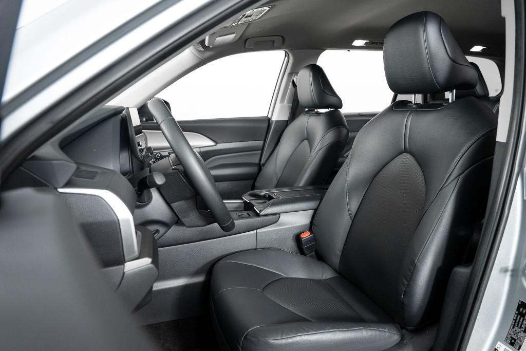 used 2025 Toyota Grand Highlander car, priced at $43,995