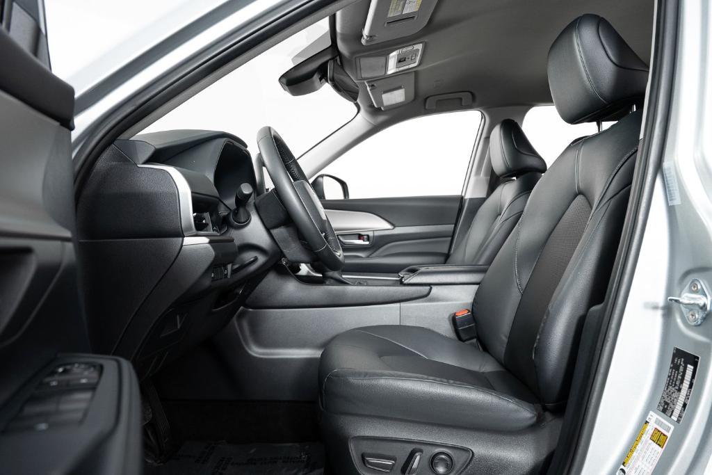 used 2025 Toyota Grand Highlander car, priced at $43,995