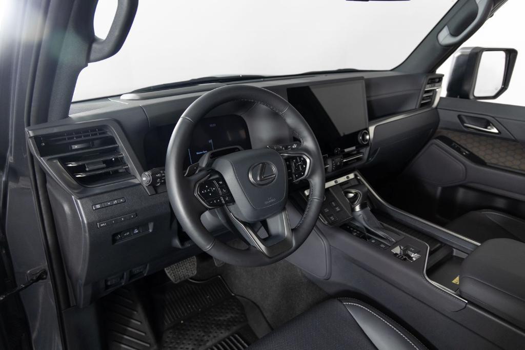 used 2025 Lexus GX 550 car, priced at $99,995