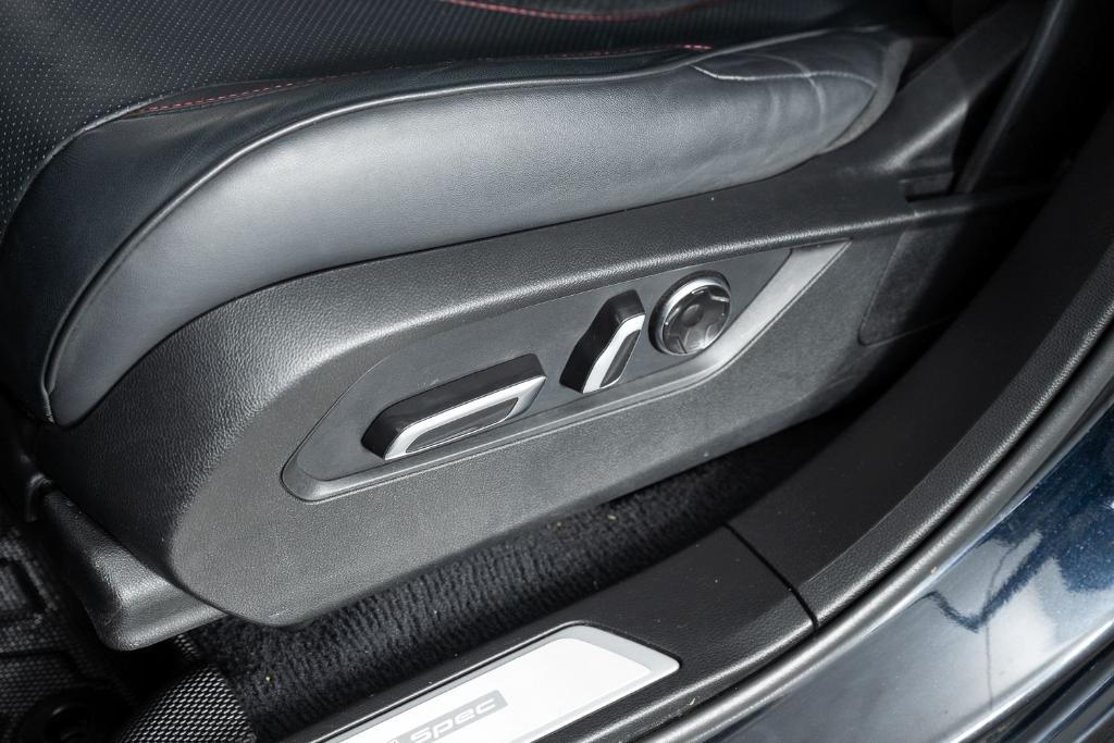 used 2022 Acura RDX car, priced at $29,995