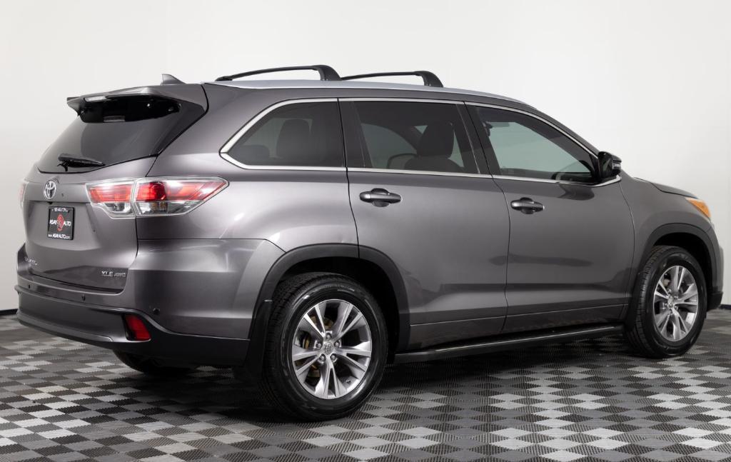 used 2015 Toyota Highlander car, priced at $14,995
