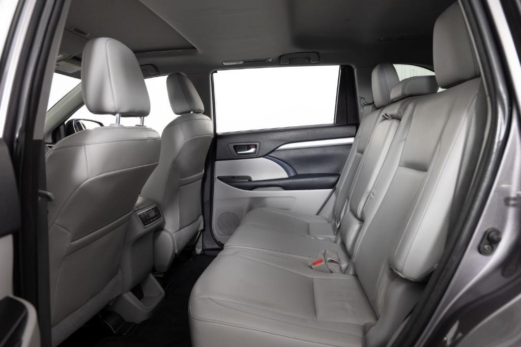 used 2015 Toyota Highlander car, priced at $14,995