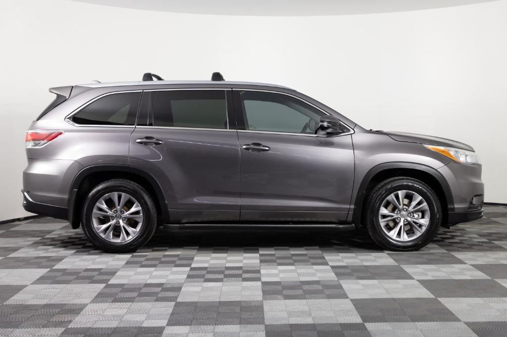 used 2015 Toyota Highlander car, priced at $14,995