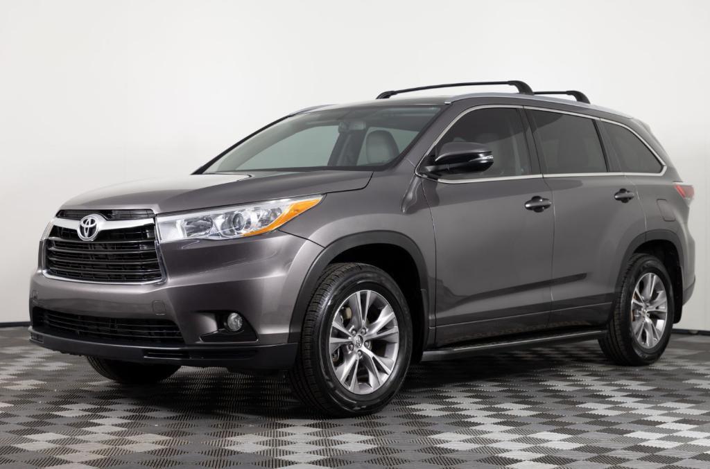 used 2015 Toyota Highlander car, priced at $14,995