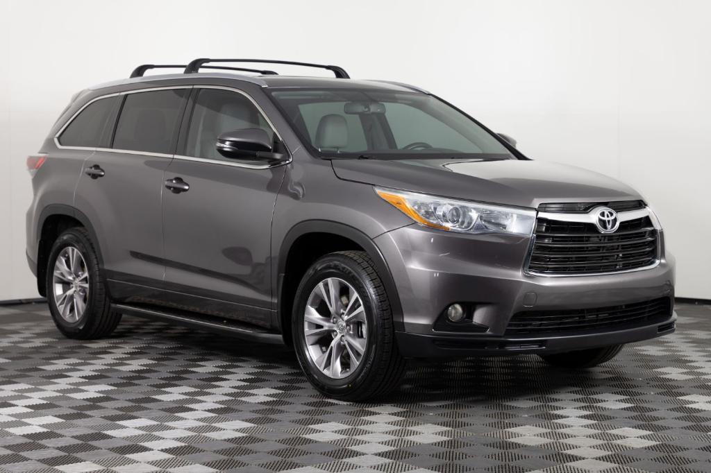 used 2015 Toyota Highlander car, priced at $14,995