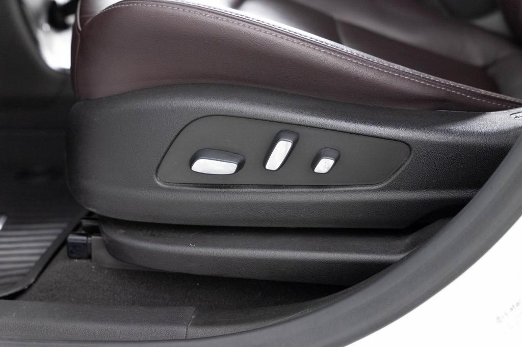 used 2022 Cadillac XT6 car, priced at $35,495