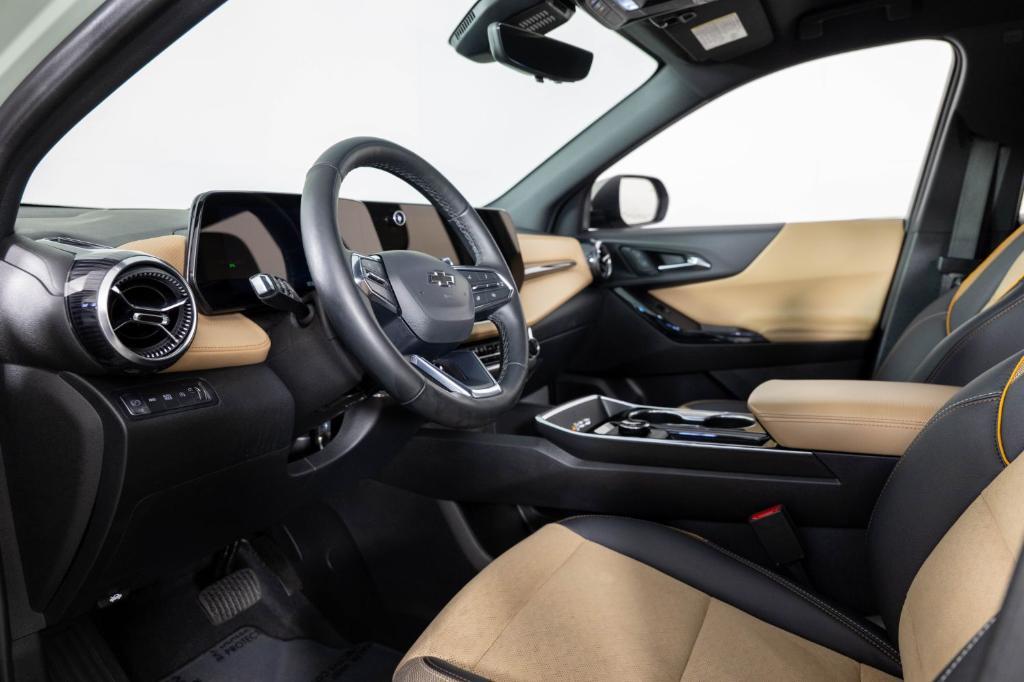 used 2025 Chevrolet Equinox car, priced at $30,495