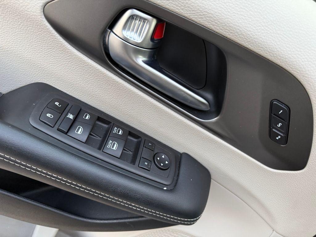 used 2023 Chrysler Pacifica car, priced at $23,000