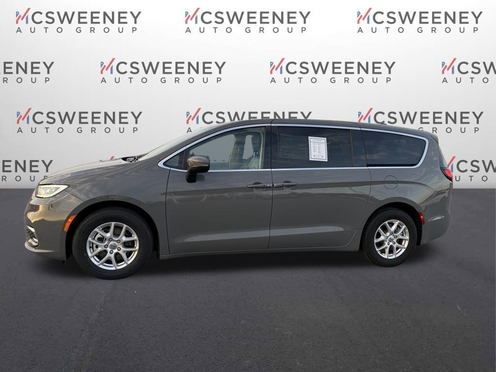 used 2023 Chrysler Pacifica car, priced at $23,000