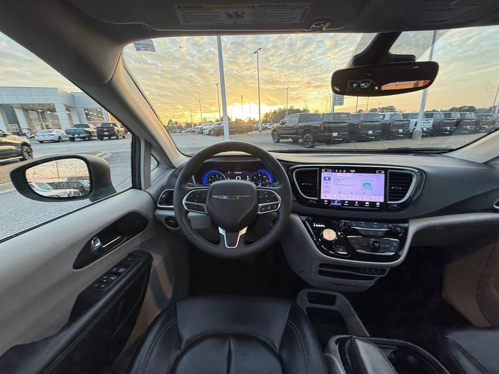 used 2023 Chrysler Pacifica car, priced at $23,000