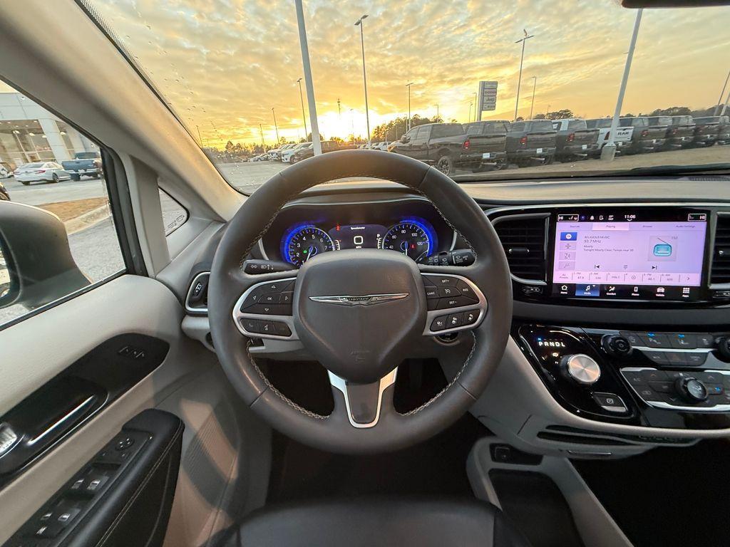 used 2023 Chrysler Pacifica car, priced at $23,000