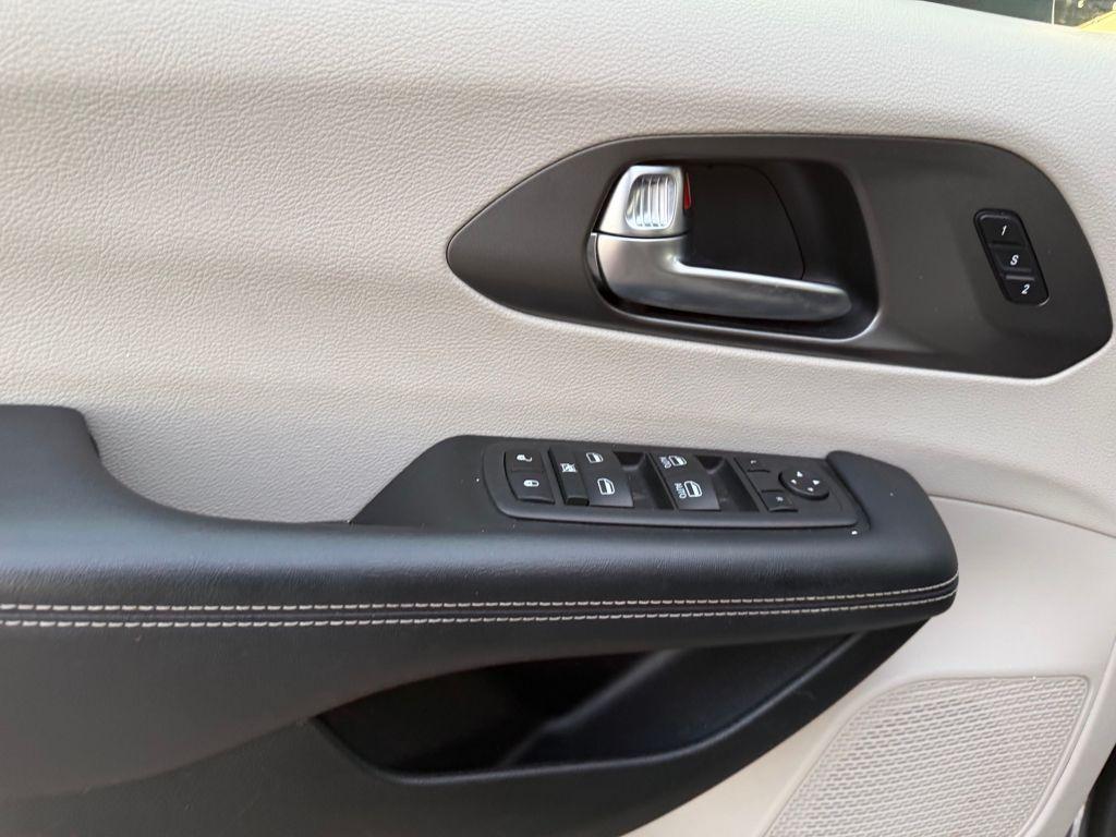 used 2023 Chrysler Pacifica car, priced at $23,000