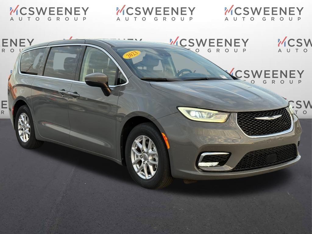 used 2023 Chrysler Pacifica car, priced at $23,000