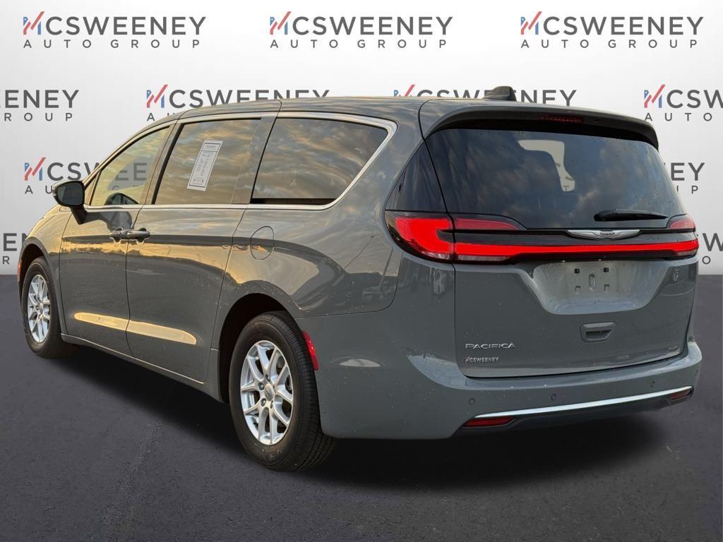 used 2023 Chrysler Pacifica car, priced at $23,000