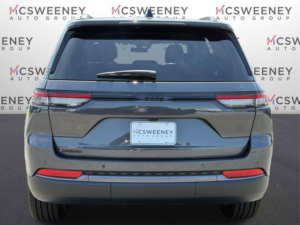 new 2026 Jeep Grand Cherokee car, priced at $38,975