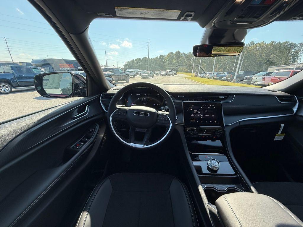 new 2025 Jeep Grand Cherokee L car, priced at $33,375