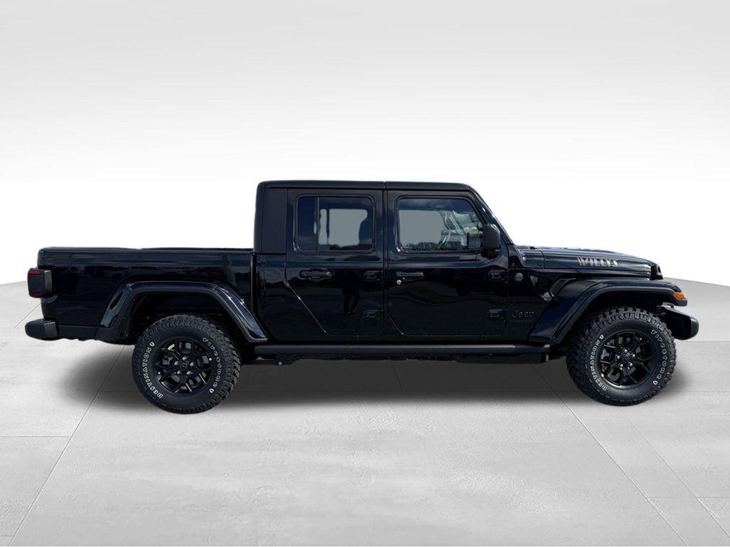 new 2026 Jeep Gladiator car, priced at $40,245