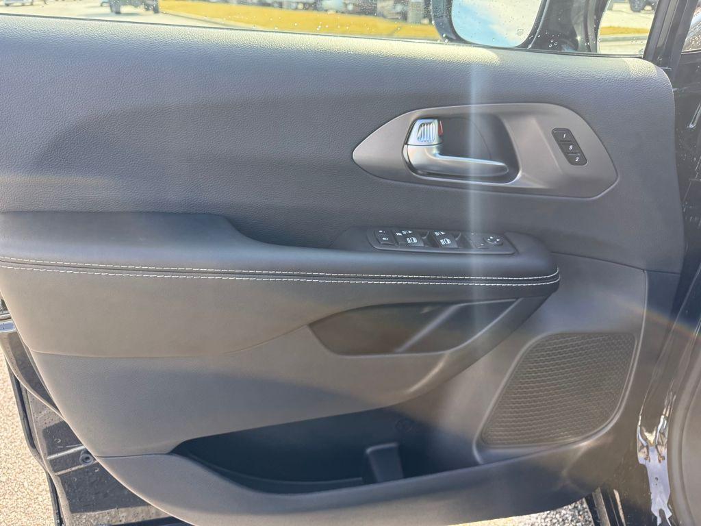 new 2026 Chrysler Pacifica car, priced at $37,610