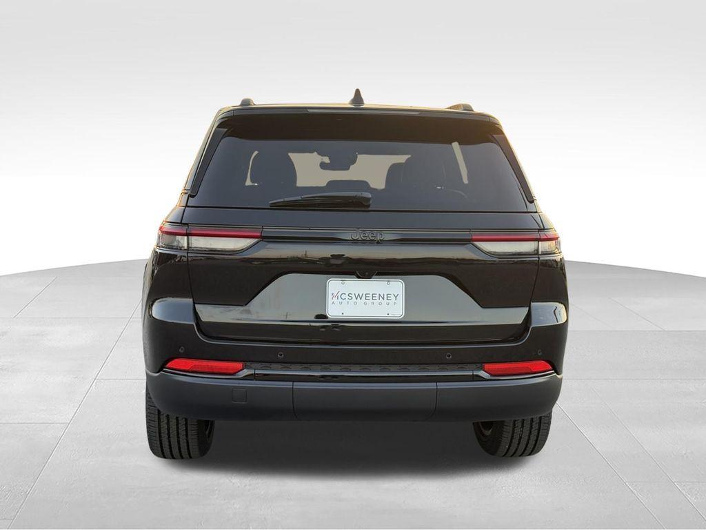 new 2025 Jeep Grand Cherokee car, priced at $34,625