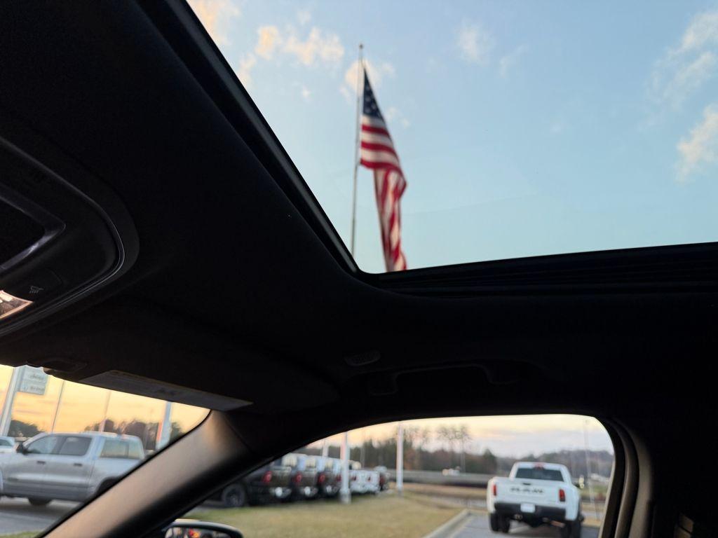 new 2025 Jeep Grand Cherokee car, priced at $33,125