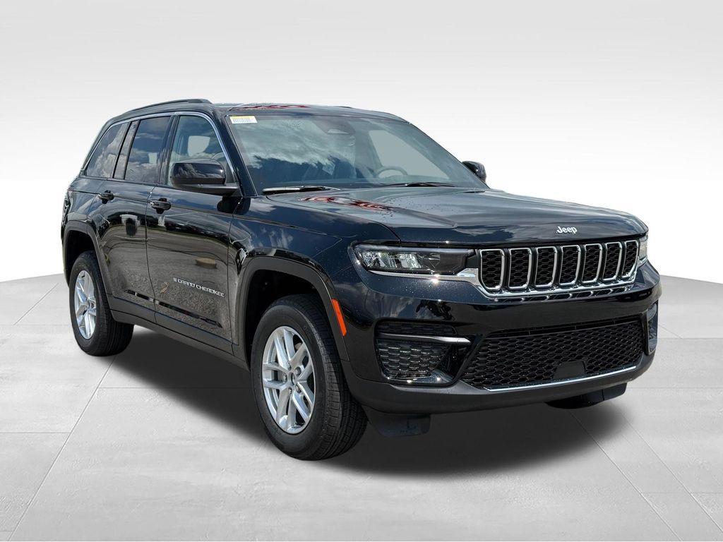 new 2026 Jeep Grand Cherokee car, priced at $32,495