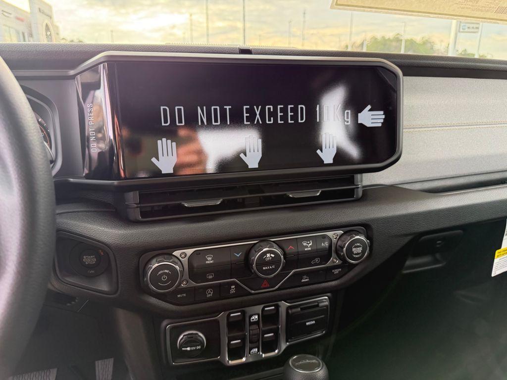 new 2026 Jeep Gladiator car, priced at $36,595